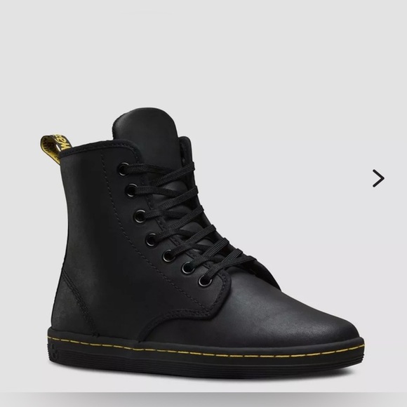 Dr. Martens Shoreditch Greasy - Picture 1 of 9